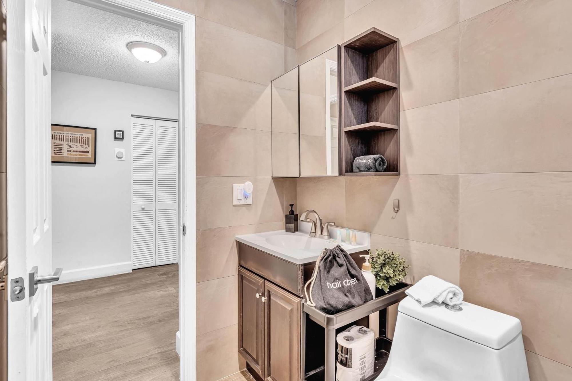 Estelo'S Place - Modern Townhouse With King Bed, Only 5 Min From The Airport! Miami Extérieur photo