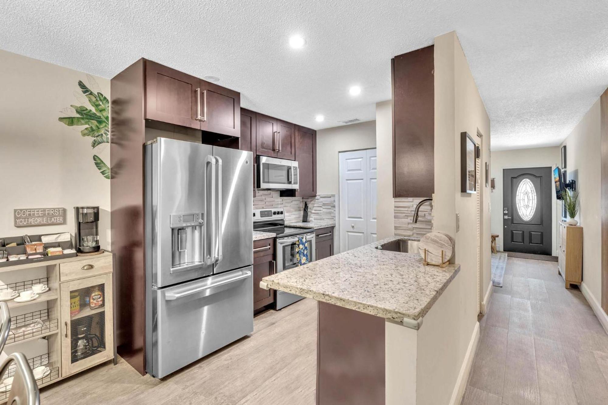 Estelo'S Place - Modern Townhouse With King Bed, Only 5 Min From The Airport! Miami Extérieur photo